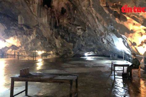 Grotte de Quan Y ancien hôpital militaire