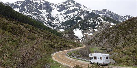 Camping-car dans les Pyrénées andorranes