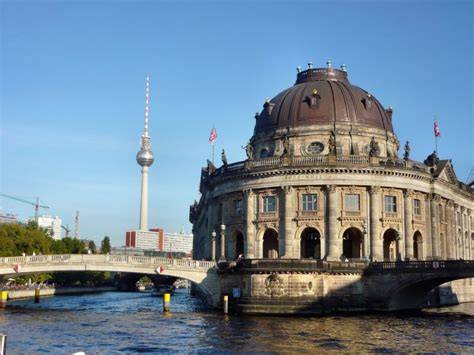 Bode-Museum illuminé sur l’Île aux Musées