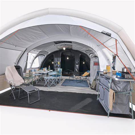 tente gonflable avec auvent installée camping