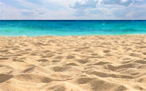 Plage de sable fin près du camping Aigue Marine