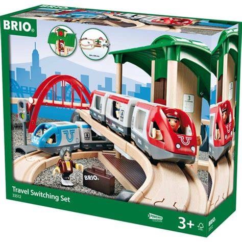 Train de voyageurs BRIO sur circuit en bois