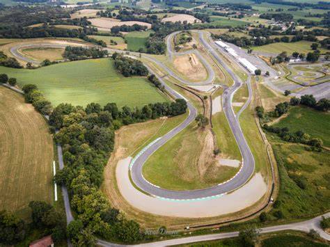 circuit automobile Pau-Arnos au pied des Pyrénées