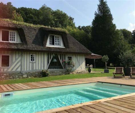 Gîte avec piscine et barbecue à Bélaye