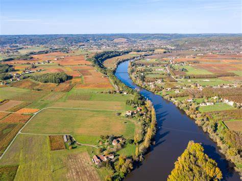 Vue de Bélaye sur la vallée du Lot