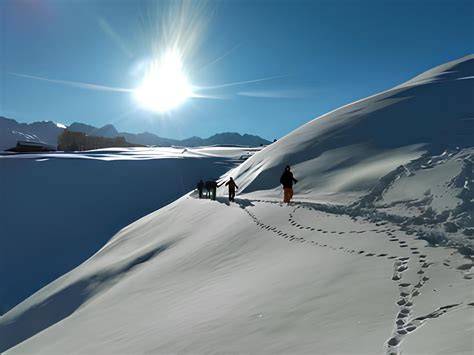 Randonnée en raquettes face au Mont-Blanc