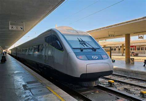 Train Alfa Pendular entre Lisbonne et Coimbra