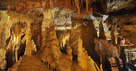 Grottes de Tourtoirac et paysages du Périgord