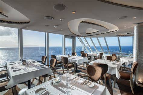 Décor maritime restaurant Yacht Club