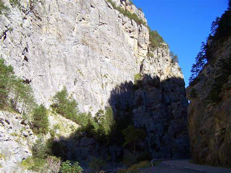 Fort-Queyras dominant les gorges du Guil