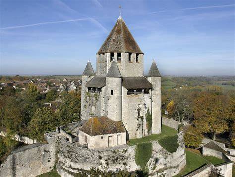 Tour César et remparts de Provins