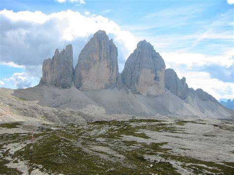 Tre Cime di Lavaredo et paysage dolomitique