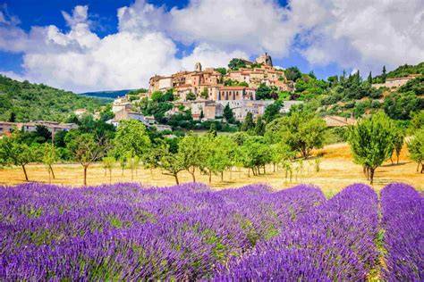 Pertuis et paysages du Luberon