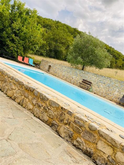 Mas ardéchois familial avec piscine