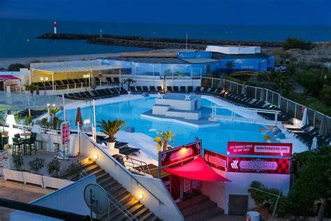 beach club festif au Cap d’Agde