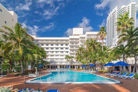 Radisson Resort Miami Beach façade et plage