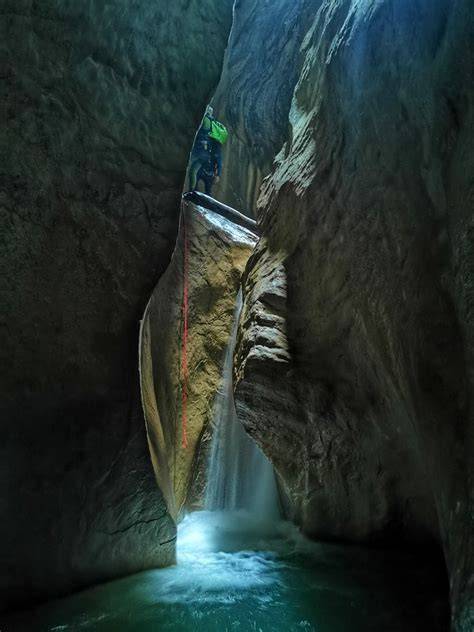 Canyon de l’Infernet rappel sous cascade