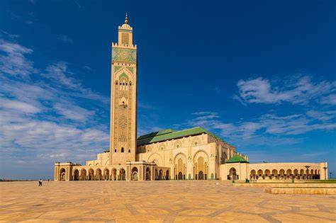 Place de la Mangeoire et mosquée Omar