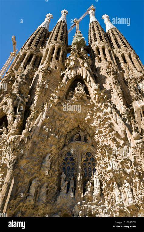 Façade de la basilique de la Nativité