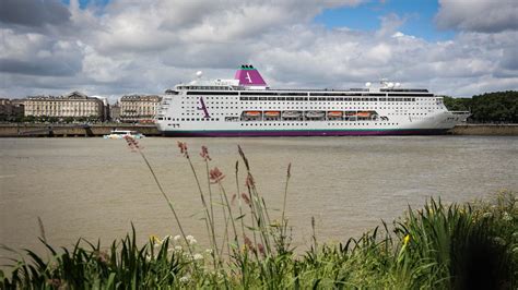 Paquebot Ambition confiné au port de Bordeaux