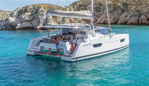Catamaran Astrea 42 en navigation