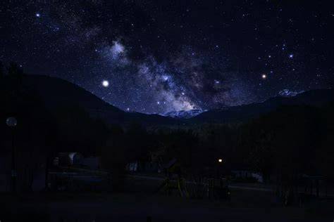 Observation des étoiles en camping hivernal