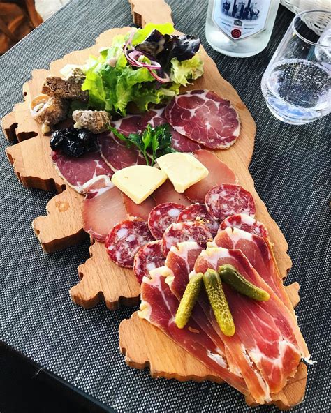 planche de charcuterie et fromages corses