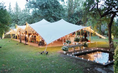 mariage sous tente dans un parc breton