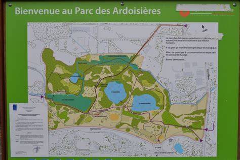 Parc des Ardoisières Trélazé lacs bleus