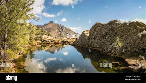 GR20 Corse montagnes lacs sentier