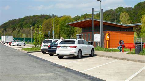 aire d’autoroute française en été
