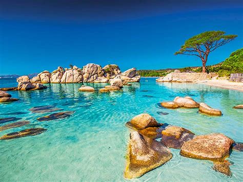 plage et paysage de Bonifacio en Corse