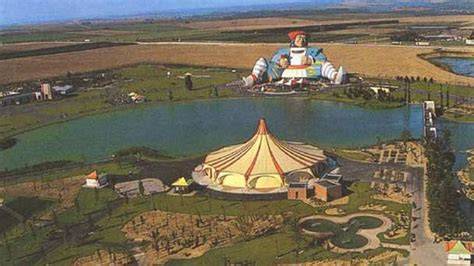 Ancienne entrée du parc Mirapolis en 1987