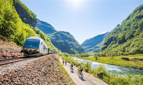 Train de Flåm et cascades norvégiennes