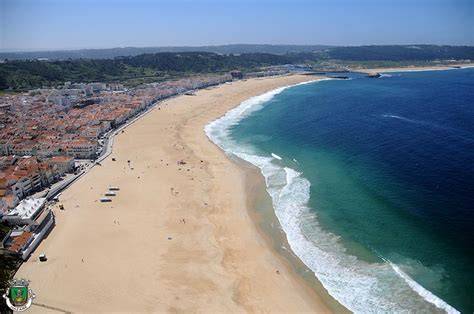 Praia da Nazaré et promenade maritime