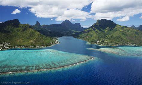 Lagons turquoise et montagnes de Moorea