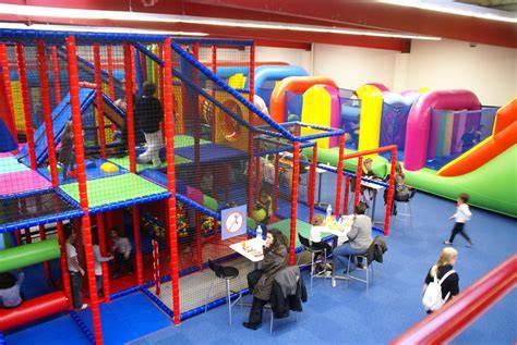 Parc de jeux couvert pour enfants