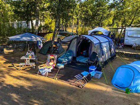 Emplacement de camping sous tente en Brière