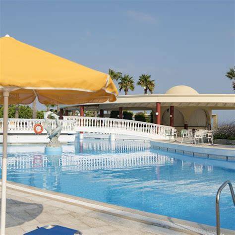 Sunshine Rhodes plage et piscines