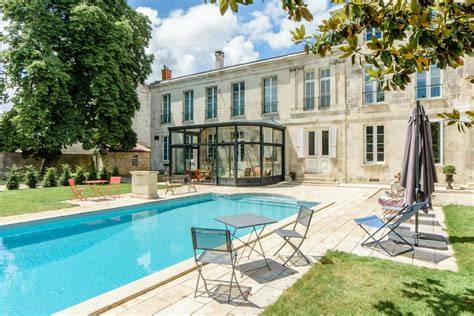 Hôtel romantique avec piscine à Rochefort