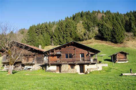 alpage des Combettes chalets tavaillon