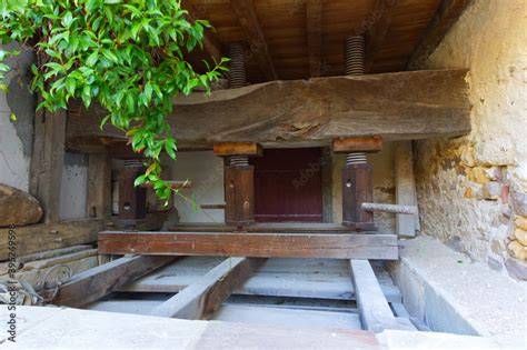 Ancien pressoir dans une maison bressane