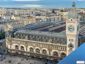 Façade de la gare de Lyon à Paris