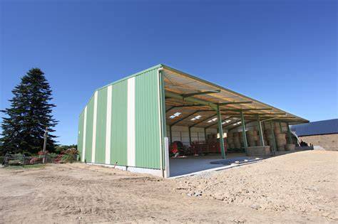 Hangar couvert pour autobus historiques